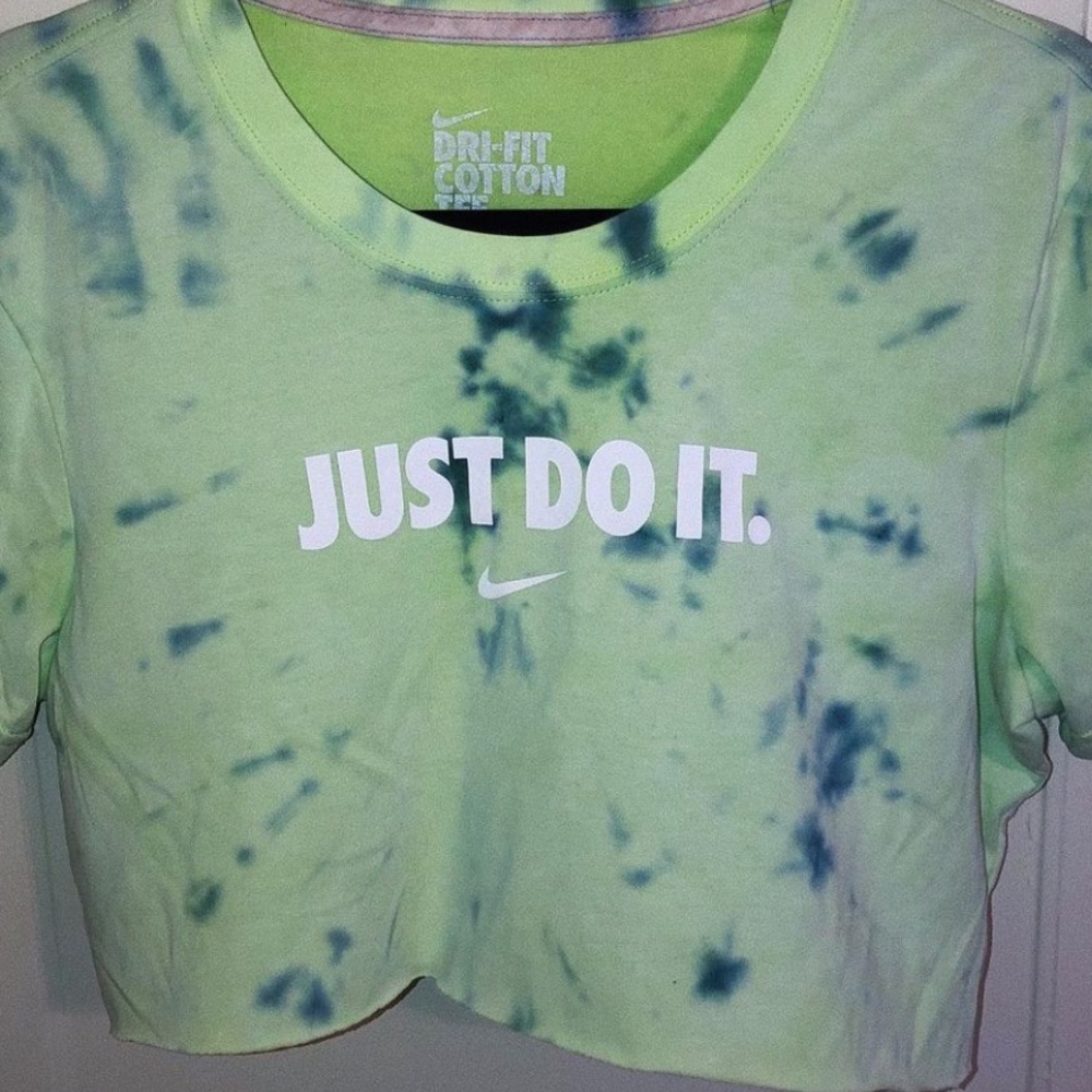 NIKE reworked cropped T